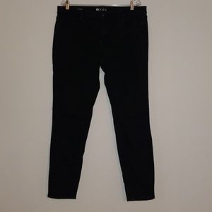Black skinny jeans